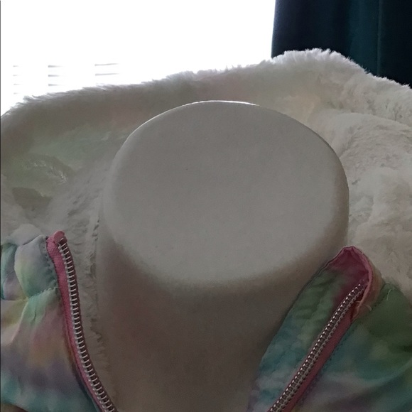 Swiss Alps light tie dye puffer jacket with hood. - Picture 3 of 9